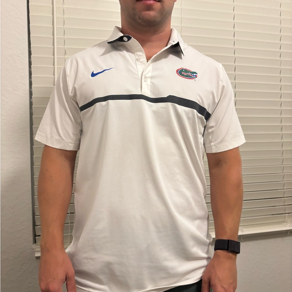 Nike White Polo Shirt with Athletic Performance Fabric